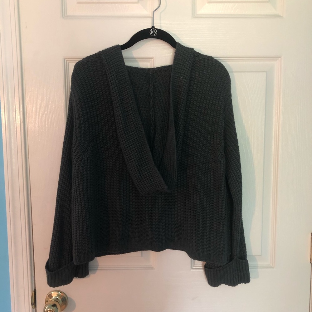 AE Cropped Sweater - Picture 2 of 6